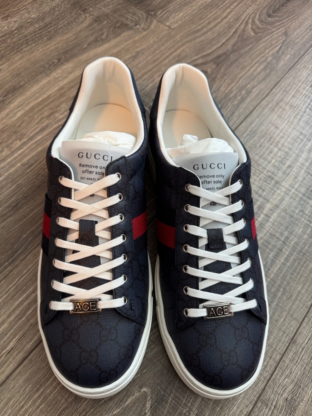 Gucci Navy & Red Web Stripe Low-Top Sneakers - Picture 2 of 10